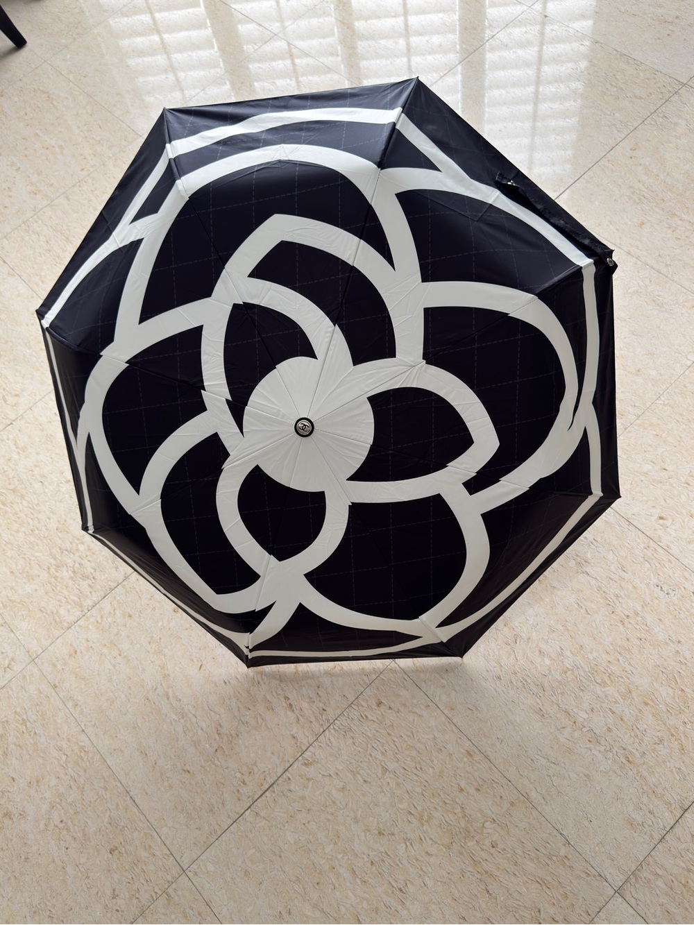 Chanel Black and White Camellia Floral Pattern Umbrella Mint!